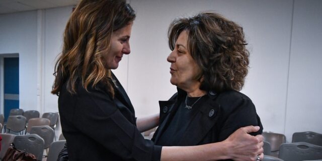 Η Μπέτυ Μπαζιάνα στη δίκη της Χρυσής Αυγής