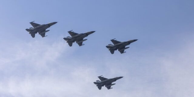 Μπαράζ τουρκικών παραβιάσεων στο Αιγαίο – 29 σε μία ημέρα