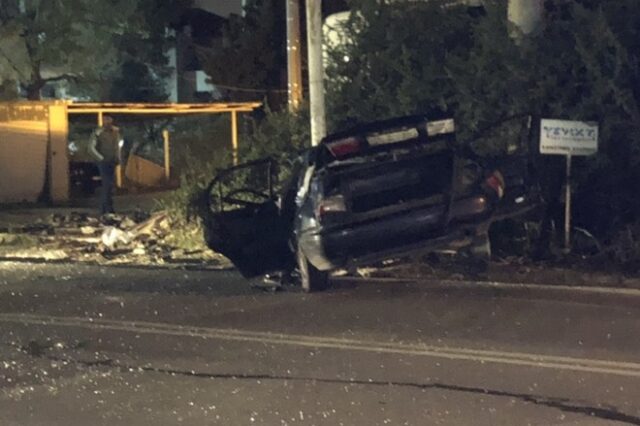 Τροχαίο μετά από ληστεία στο Μενίδι: Νεκρός ένας από τους δράστες – Στο Θριάσιο τρεις τραυματίες