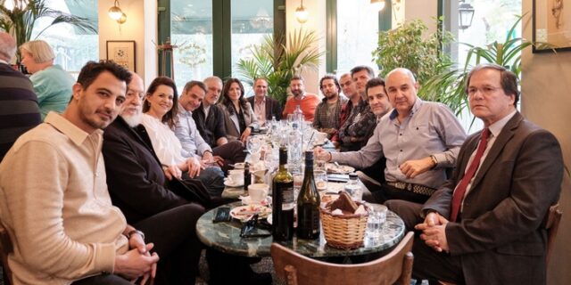 Μητσοτάκης με τραγουδοποιούς για νέο μη κρατικό οργανισμό πνευματικών δικαιωμάτων στη θέση της ΑΕΠΙ