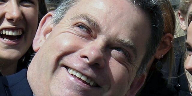 Brexit: Παραιτήθηκε o υπουργός Ουαλίας Νάιτζελ Άνταμς