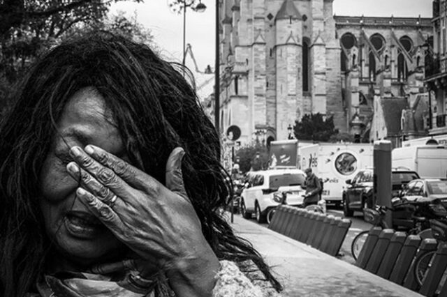 Νίκος Αλιάγας: Η συγκλονιστική φωτογραφία του για την Παναγία των Παρισίων