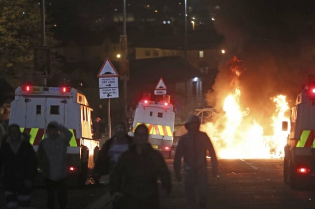 Βόρεια Ιρλανδία: Εκτέλεσαν δημοσιογράφο σε νύχτα επεισοδίων – Φόβοι για νέα τρομοκρατία