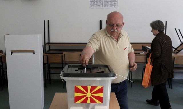 Βόρεια Μακεδονία: Έκλεισαν οι κάλπες για τις προεδρικές εκλογές – Νίκησε η χαμηλή συμμετοχή