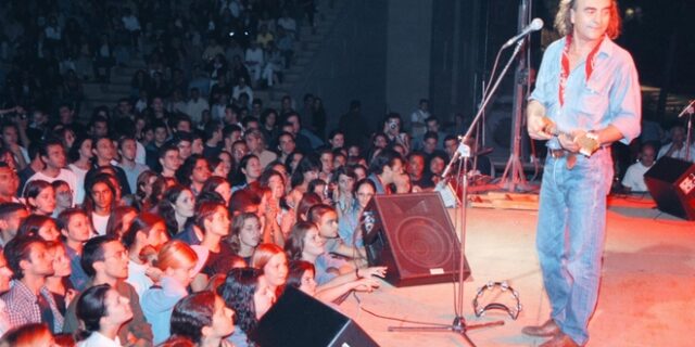“Αύγουστος”: Η αληθινή ιστορία πίσω από το τραγούδι του Νίκου Παπάζογλου