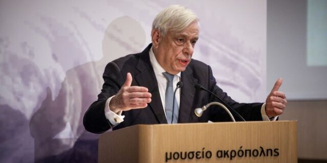 Παυλόπουλος για Παναγία των Παρισίων: Κάθε λαβωματιά και τραύμα σε μνημείο πολιτισμού, λαβωματιά και τραύμα στην ψυχή μας