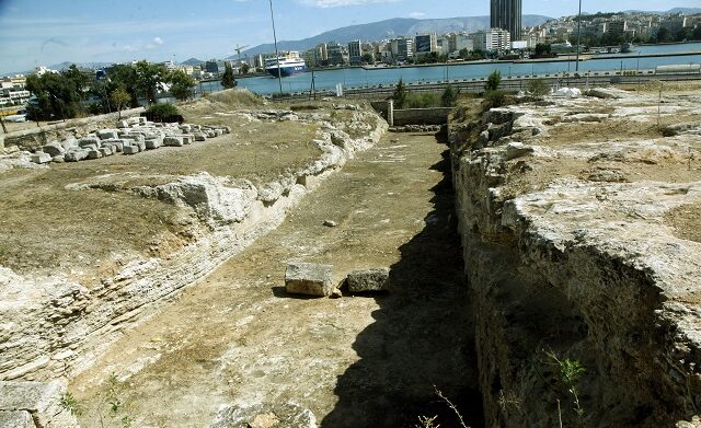 ΚΑΣ για Πειραιά: “Ναι” στην οριοθέτηση αρχαιολογικού χώρου, αλλά σε μειωμένη έκταση