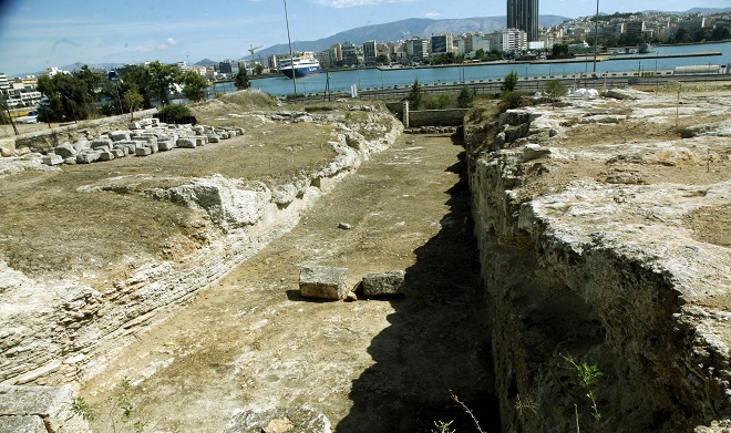ΚΑΣ για Πειραιά: “Ναι” στην οριοθέτηση αρχαιολογικού χώρου, αλλά σε μειωμένη έκταση