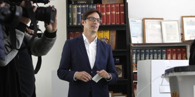 Βόρεια Μακεδονία: Προβάδισμα Πενταρόφσκι και θρίλερ με την συμμετοχή στις προεδρικές εκλογές
