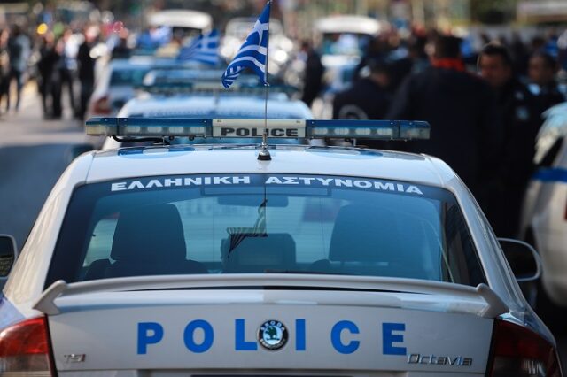 Σε εξέλιξη αστυνομική επιχείρηση στον καταυλισμό Ρομά στο Πυρί Θήβας