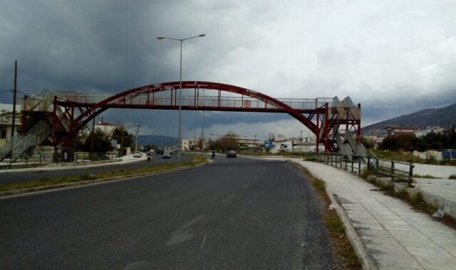 Απίστευτη διάσωση στον Βόλο: Αστυνομικοί έπιασαν 13χρονη που πήδηξε από γέφυρα