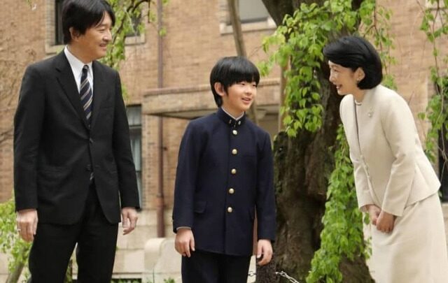 Ιαπωνία: Μαχαίρια βρέθηκαν πάνω στο θρανίο του 12χρονου πρίγκιπα Χισαχίτο