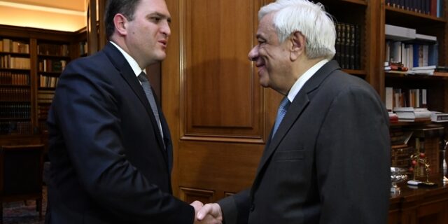 Παυλόπουλος σε διοικητή ΑΑΔΕ: Στις εισπράξεις εσόδων μην ξεχνάμε τον ανθρωπισμό