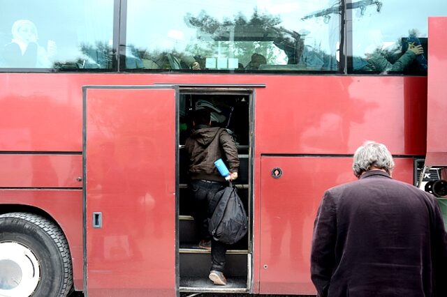 Διαβατά: Αποχωρούν οι πρόσφυγες, αδειάζει ο χώρος