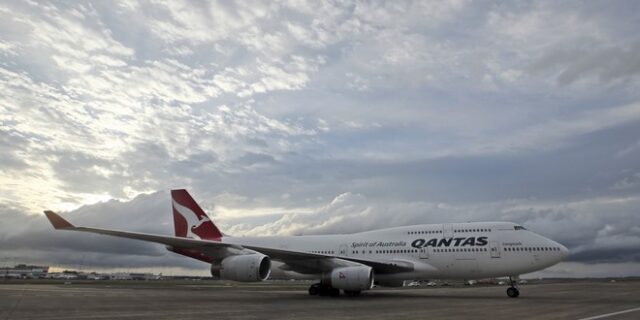 Θρίλερ στον αέρα: 33χρονη βρέθηκε νεκρή στη θέση της σε 16ωρη πτήση