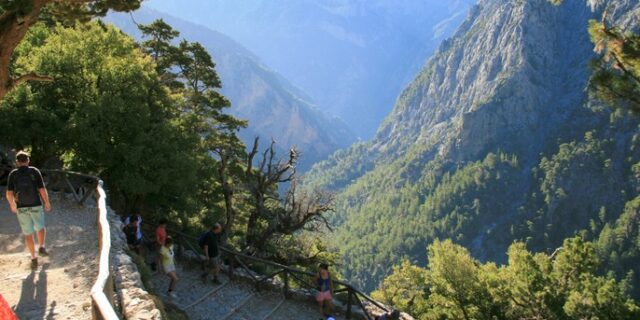 Ανοίγει από τη νότια είσοδο το φαράγγι της Σαμαριάς