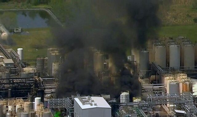 Τέξας: Μεγάλη φωτιά σε εργοστάσιο χημικών – Τουλάχιστον δύο τραυματίες
