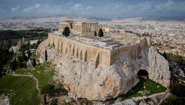 Τουρίστες έψαχναν την Αθήνα και βρέθηκαν στην… Ατένα Λουκάνα