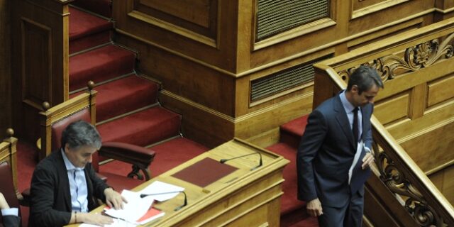 Τσακαλώτος κατά Μητσοτάκη: Φαντάζομαι ανοίγει στο Ριτζ του Λονδίνου τις πόρτες στα λαϊκά στρώματα