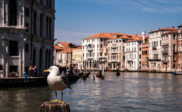 Ο δήμαρχος της Βενετίας σχεδιάζει να απαγορεύσει τελείως το κάπνισμα στο κέντρο της πόλης