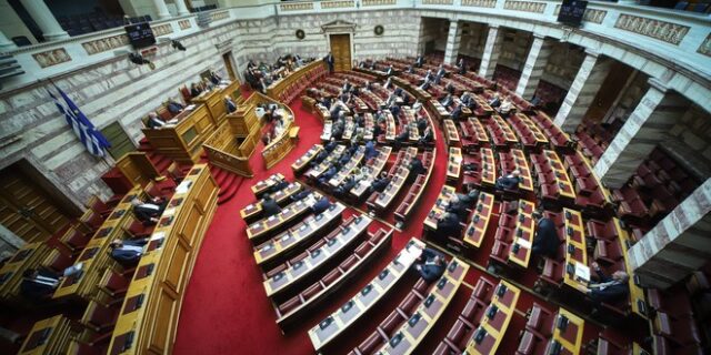 Κατατέθηκε το νομοσχέδιο για τις 120 δόσεις