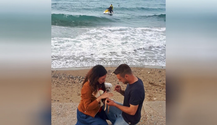 Απίθανο: Πρόταση γάμου από… τζετ σκι στην Κρήτη
