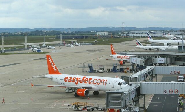 Φυλάκιση σε φοιτητή – Απείλησε ότι θα ανατινάξει αεροσκάφος για να μην τον επισκεφτούν οι γονείς του