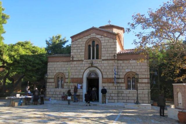 Γηροκομείο Αθηνών: Έκλεψαν και βανδάλισαν τον Ιερό Ναό – Πήραν μέχρι και λείψανο Αγίας