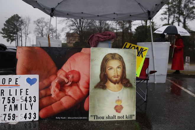 Η -όχι και τόσο- sweet home Αλαμπάμα, ενέκρινε νόμο κατά των αμβλώσεων