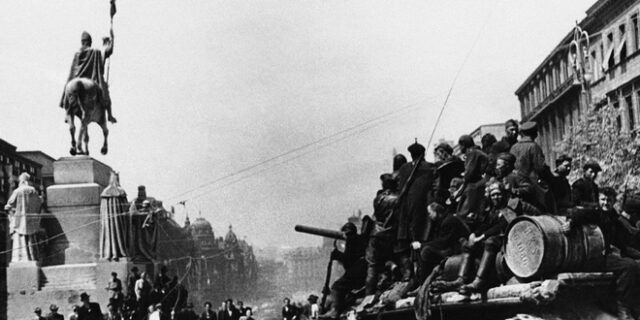 9 Μαΐου 1945: Η μέρα που γονάτισε ο Χίτλερ