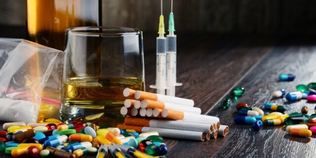 Ηρωίνη, meth ή αλκοόλ; Ποια ουσία είναι στην πραγματικότητα η πιο βλαβερή