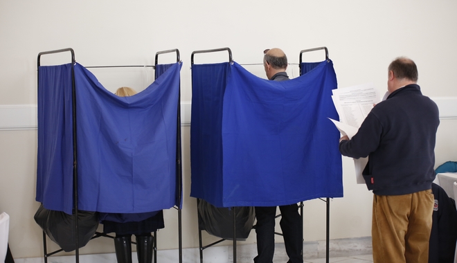 Εκλογές 2023: Τι ισχύει με την υποχρεωτικότητα της ψήφου – Οι ποινές για τους “αδικαιολόγητους”