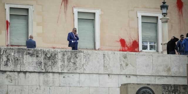 Ελεύθερος ο 36χρονος για τις μπογιές στη Βουλή