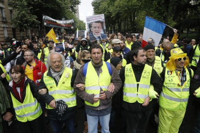 Κίτρινα γιλέκα: Μειωμένος ο αριθμός των διαδηλωτών – Συγκρούσεις σε Λιόν και Νάντη