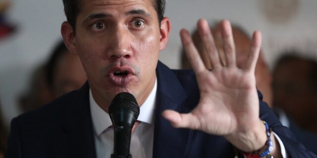 Βενεζουέλα: Προς καθαίρεση ο Γκουαϊδό, “πραξικόπημα” καταγγέλλουν οι οπαδοί του