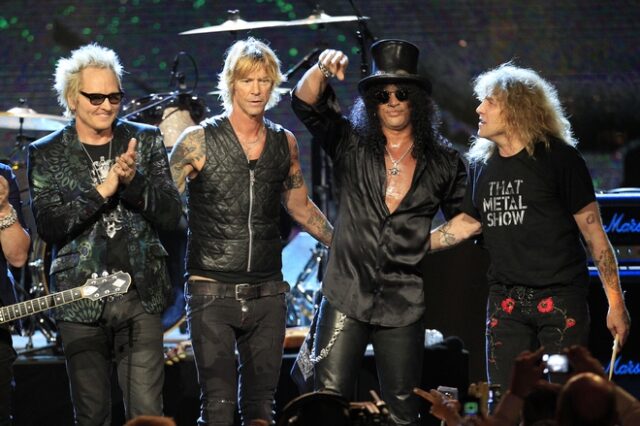Οι Guns N’ Roses μηνύουν μπυραρία