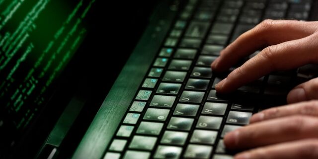 Dark Web: 19χρονη φωτογράφιζε γυμνή την 5χρονη αδερφή της και ανήλικες και πουλούσε τα καρέ