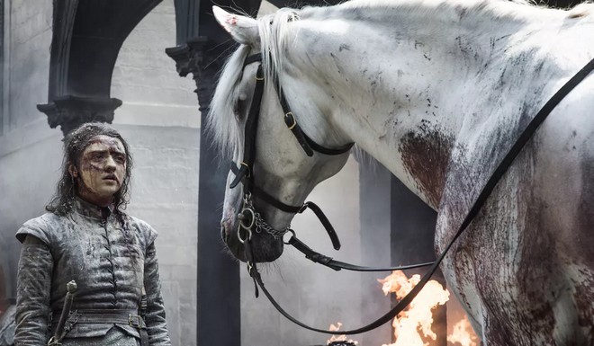 Game of Thrones: Τι συμβολίζει το λευκό άλογο της Arya