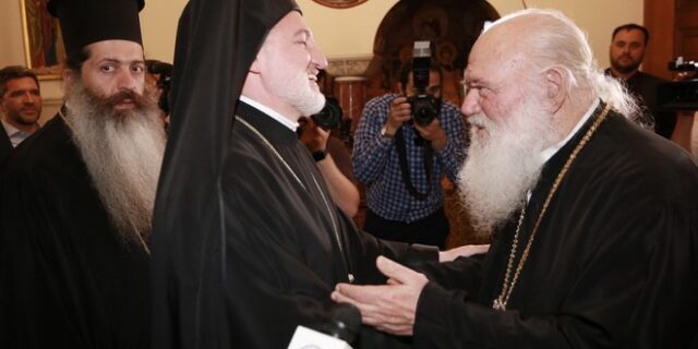 Ευχές και συμβουλές από τον Αρχιεπίσκοπο Ιερώνυμο στον νέο Αρχιεπίσκοπο Αμερικής Ελπιδοφόρο