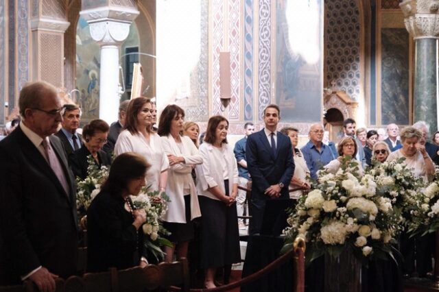 Χωρίς κάμερες και βουλευτές το μνημόσυνο του Κωνσταντίνου Μητσοτάκη