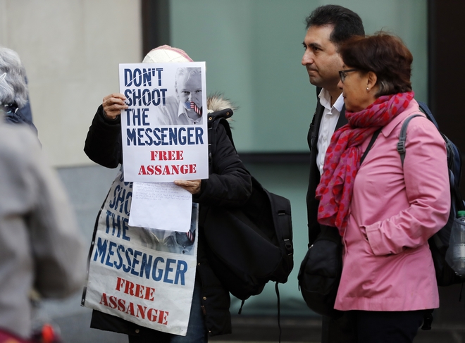 WikiLeaks: Σήμερα εξετάζεται το αίτημα έκδοσης του Ασάνζ στις ΗΠΑ