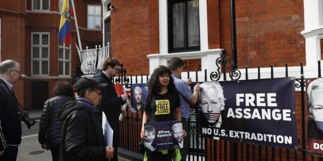 WikiLeaks: Αναβολή συνεδρίασης για την έκδοση του Ασάνζ για λόγους υγείας