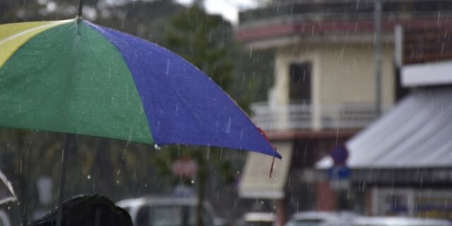 Βροχές και αφρικανική σκόνη την Κυριακή