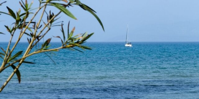 Διατηρείται ο ζεστός καιρός με περιορισμένη αστάθεια