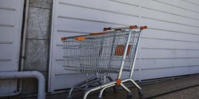 Παγίδα φοροδιαφυγής η μείωση ΦΠΑ στα τρόφιμα