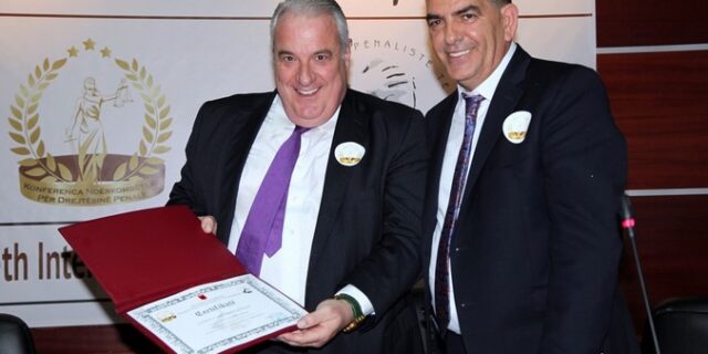 Επίτιμος μέλος της Ένωσης Αλβανών ποινικολόγων ο Σάκης Κεχαγιόγλου