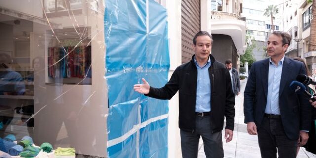 Μητσοτάκης στα σπασμένα της Βουκουρεστίου: “Αδιανόητο οι καταστηματάρχες να είναι όμηροι τριάντα τραμπούκων”