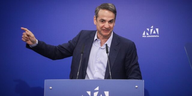 Μητσοτάκης: Μπαμπούσκα ο Τσίπρας που κρύβει Πολάκη, ζητά ντιμπέιτ για κοκορομαχία