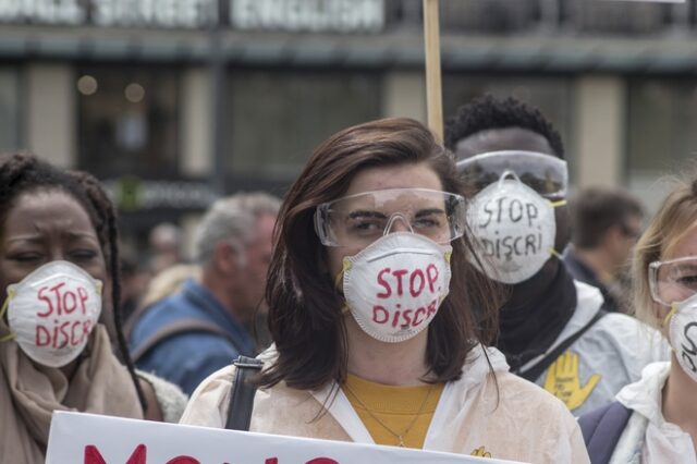 Γαλλία: Ακτιβιστές διαδήλωσαν έξω από την έδρα της Monstanto