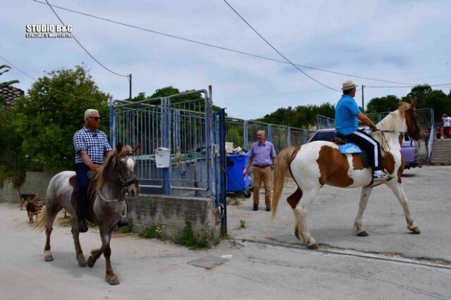 Εκλογές 2019: Πήγαν να ψηφίσουν “καβάλα στο άλογο” στο Ναύπλιο